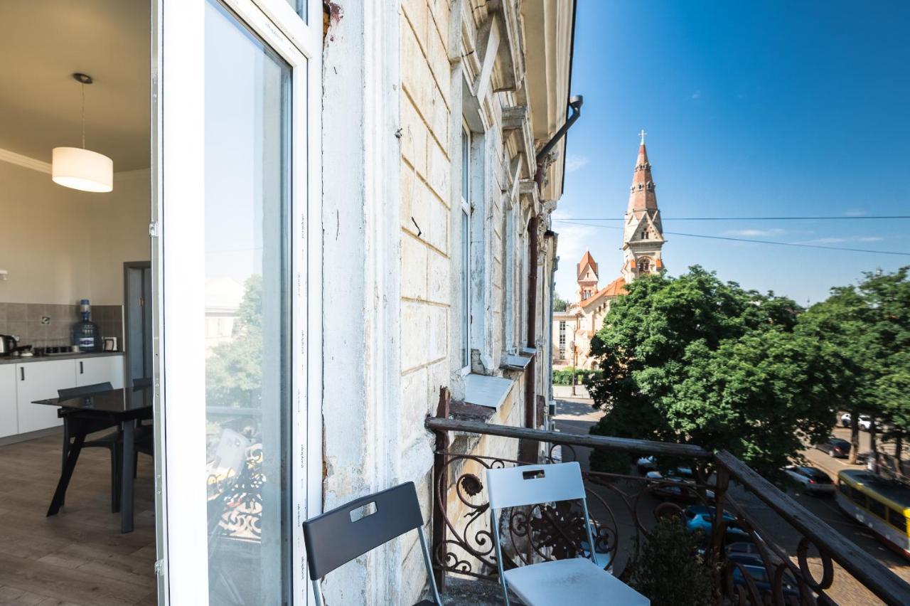 Апарт-Готель У Кірхи Odessa Esterno foto